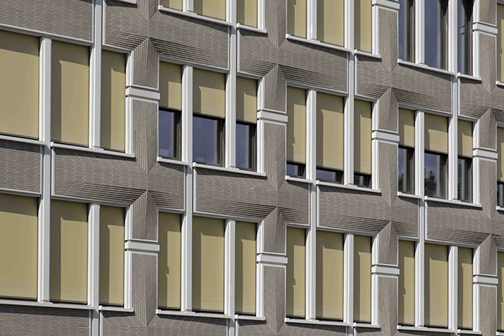 Betonfertigteilfassade Schwabinger Tor S40 mit Klinkereinlage