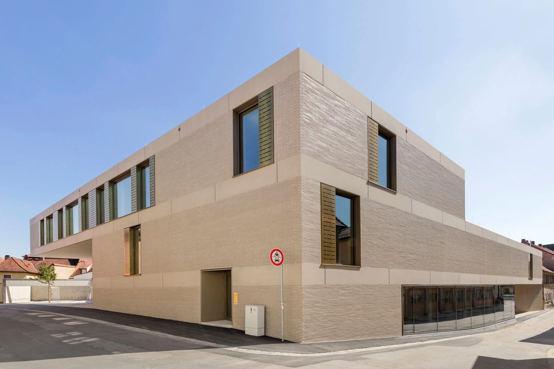 Sichtbetonelemente von hemmerlein an der Maria Ward Schule in Bamberg