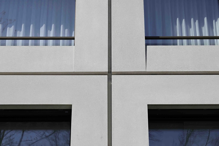Detail der Sichtbetonfassade Magnolienpark Basel Schweiz