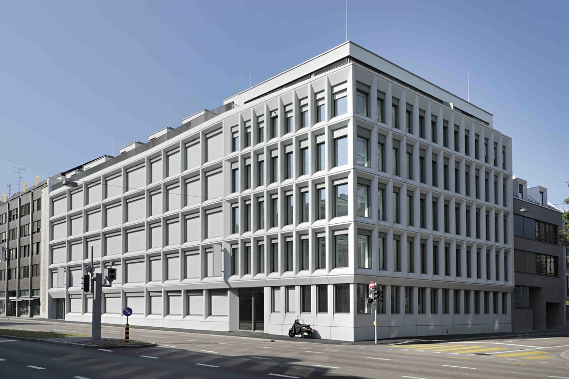 Sichtbetonfassade am Büro- und Wohnhaus Leonhardt in Basel Schweiz von hemmerlein