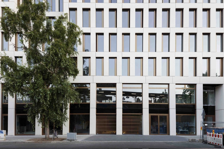 Bürogebäude Sichtbetonfassade von hemmerlein