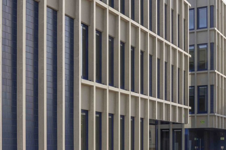 beige Architekturbetonfassade Institutsgebäude Gießen