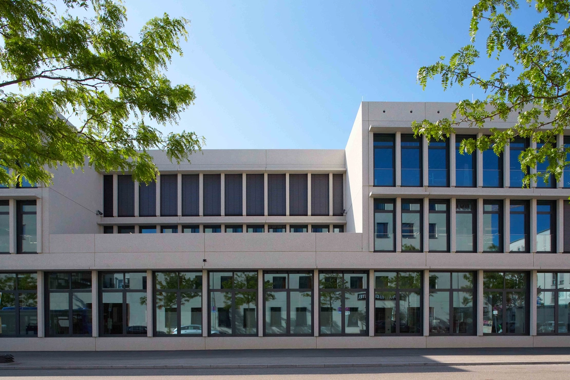 Sichtbetonfassade des Hightech Innovation Center Würth