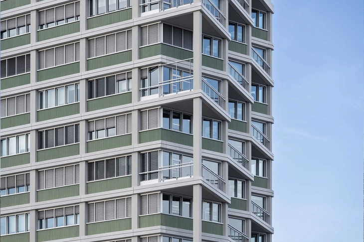 Sichtbetonfassade am Q-Track Berlin von hemmerlein