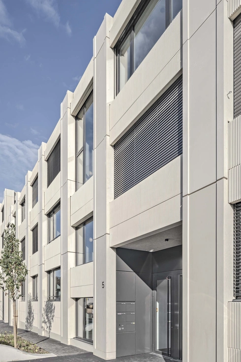 graue Architekturbetonfassade Dorado Reinach