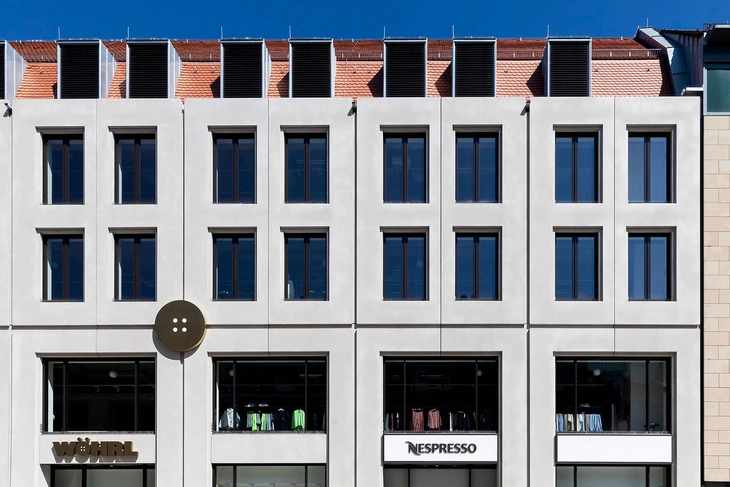 Fassade aus Sichtbeton des Wöhrl Neubaues